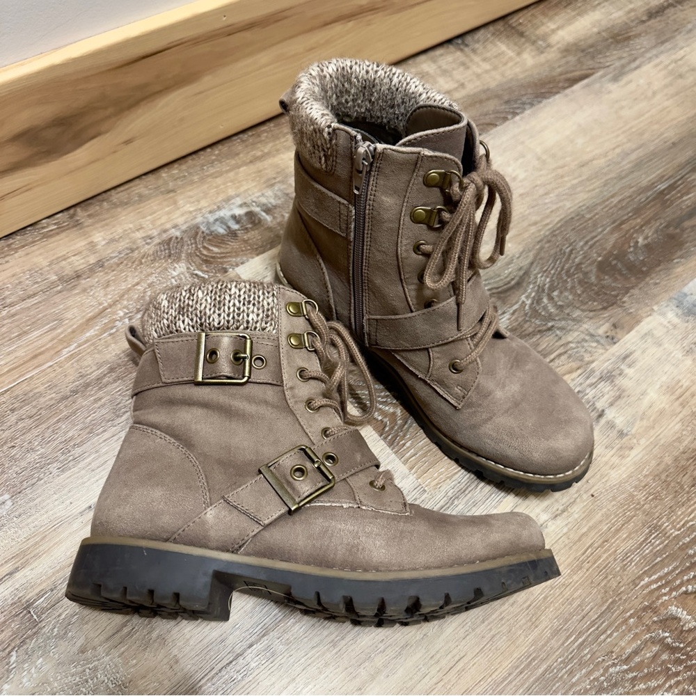 Cliffs by White Mountain size 8 combat booties